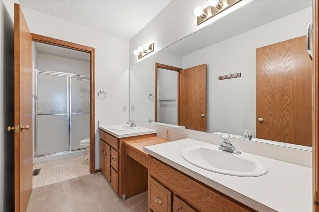 1004 ARBOR RIDGE Circle, Council Bluffs, IA 51503