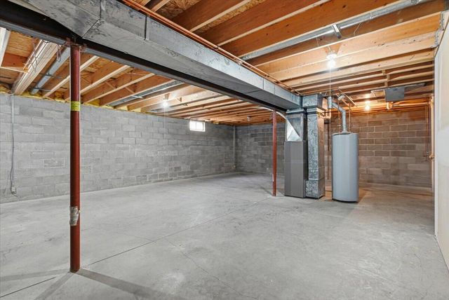 1004 ARBOR RIDGE Circle, Council Bluffs, IA 51503