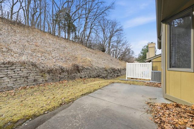 1004 ARBOR RIDGE Circle, Council Bluffs, IA 51503