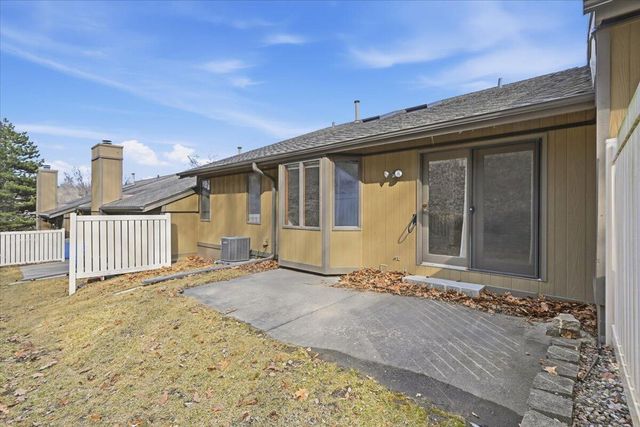 1004 ARBOR RIDGE Circle, Council Bluffs, IA 51503