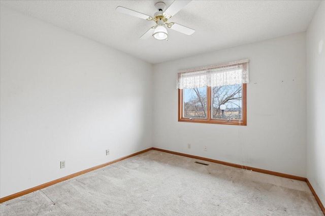 1004 ARBOR RIDGE Circle, Council Bluffs, IA 51503