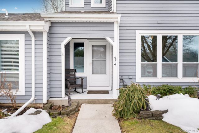 654 Birchwood Park Drive, Middle Island, NY 11953