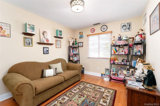 654 Birchwood Park Drive, Middle Island, NY 11953