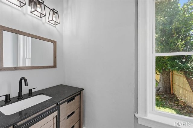 5115 Cabanne Avenue, St Louis, MO 63113