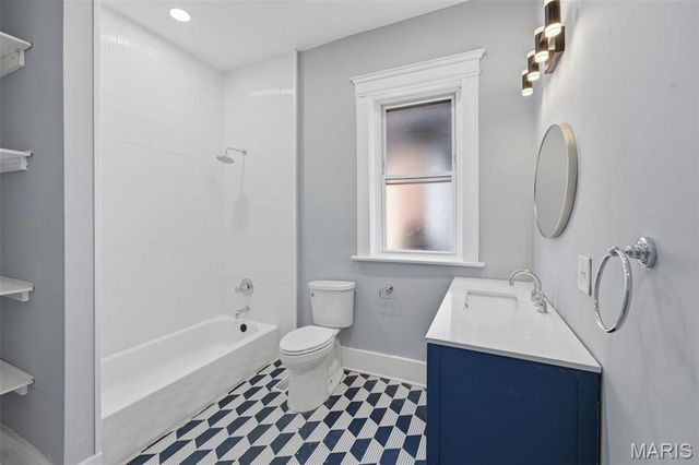 5115 Cabanne Avenue, St Louis, MO 63113