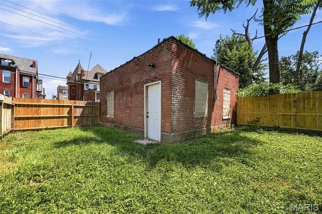 5115 Cabanne Avenue, St Louis, MO 63113