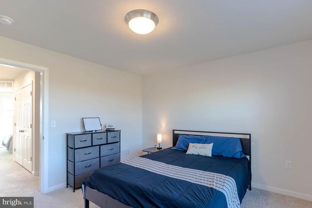 120 HIGHPOINT PARK DR, Pleasant Gap, PA 16823