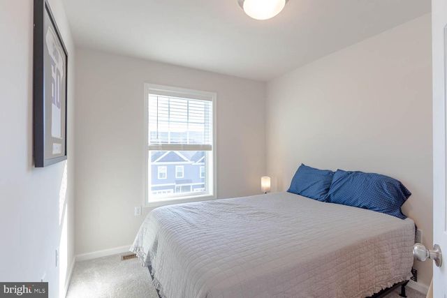 120 HIGHPOINT PARK DR, Pleasant Gap, PA 16823