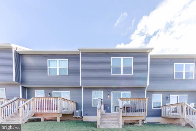 120 HIGHPOINT PARK DR, Pleasant Gap, PA 16823