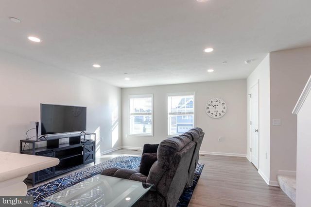 120 HIGHPOINT PARK DR, Pleasant Gap, PA 16823