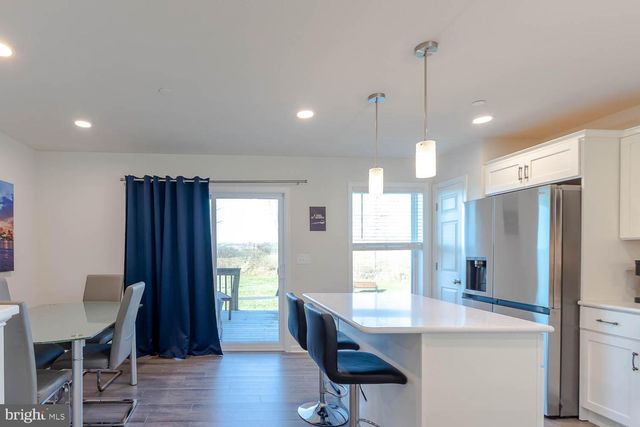 120 HIGHPOINT PARK DR, Pleasant Gap, PA 16823