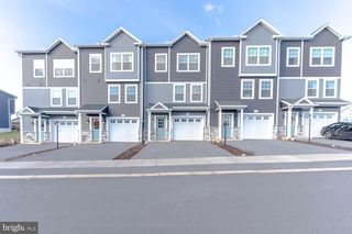 120 HIGHPOINT PARK DR, Pleasant Gap, PA 16823