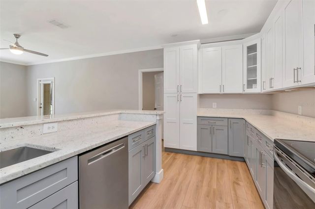 9916 COURTNEY PALMS BOULEVARD 103, Tampa, FL 33619