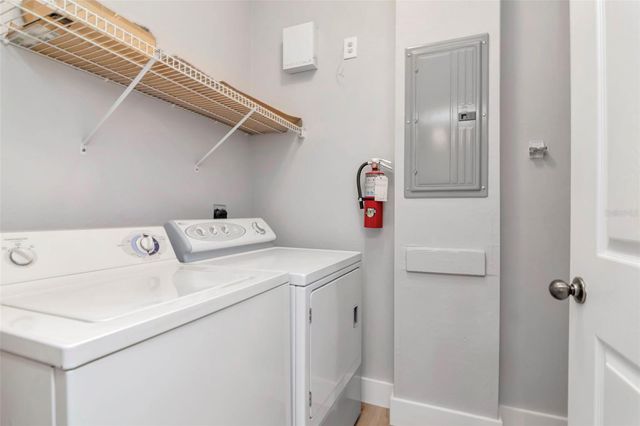 9916 COURTNEY PALMS BOULEVARD 103, Tampa, FL 33619