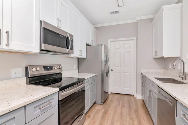 9916 COURTNEY PALMS BOULEVARD 103, Tampa, FL 33619