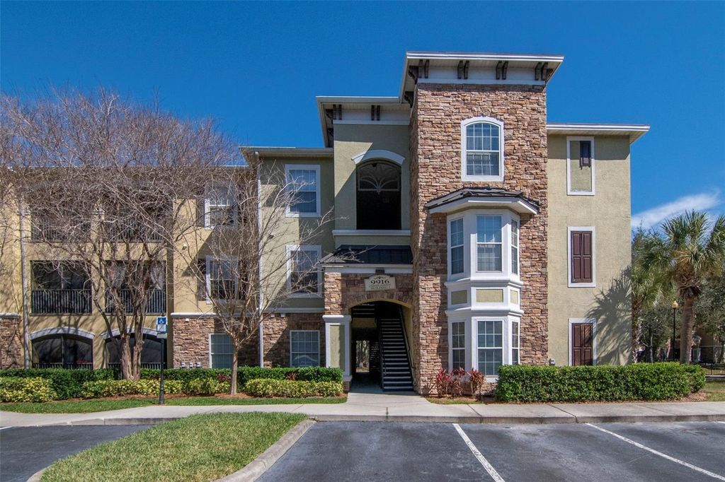 9916 COURTNEY PALMS BOULEVARD 103, Tampa, FL 33619