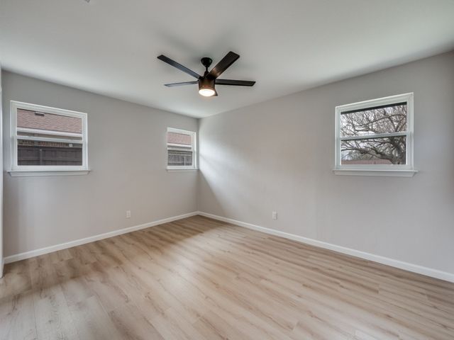 5916 Meredith Lane, Edgecliff Village, TX 76134