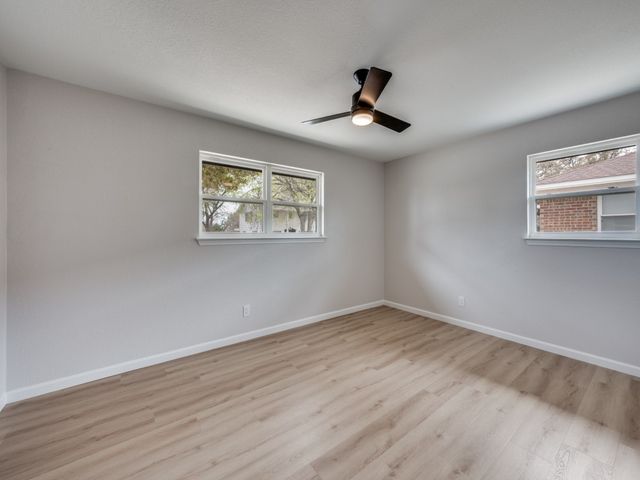 5916 Meredith Lane, Edgecliff Village, TX 76134