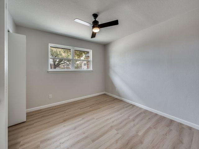 5916 Meredith Lane, Edgecliff Village, TX 76134