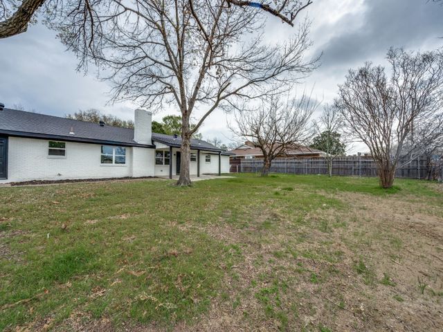 5916 Meredith Lane, Edgecliff Village, TX 76134