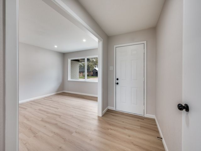 5916 Meredith Lane, Edgecliff Village, TX 76134