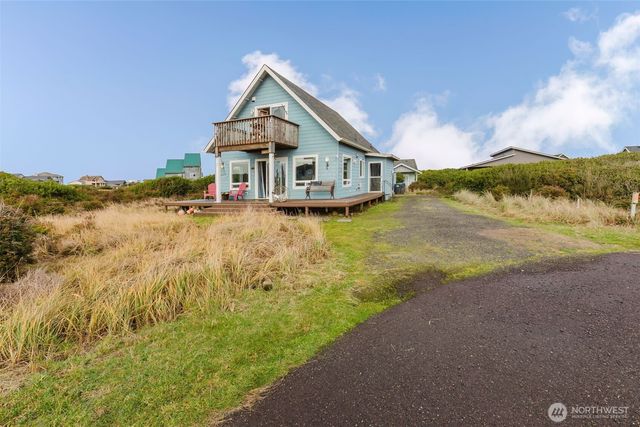 1272 Cutlass Court, Ocean Shores, WA 98569