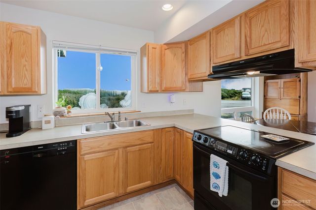 1272 Cutlass Court, Ocean Shores, WA 98569