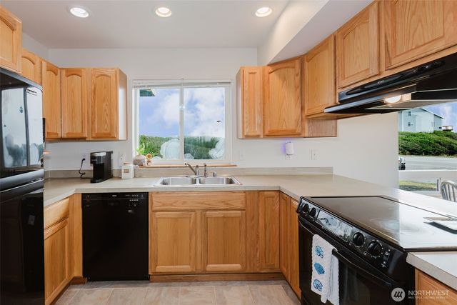 1272 Cutlass Court, Ocean Shores, WA 98569