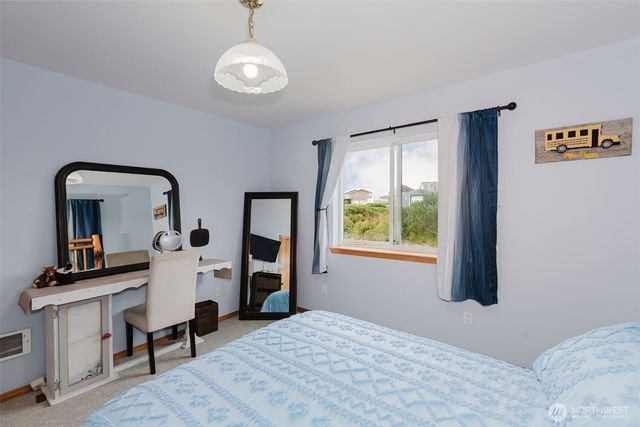 1272 Cutlass Court, Ocean Shores, WA 98569