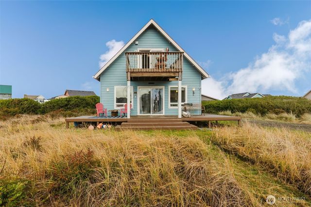 1272 Cutlass Court, Ocean Shores, WA 98569