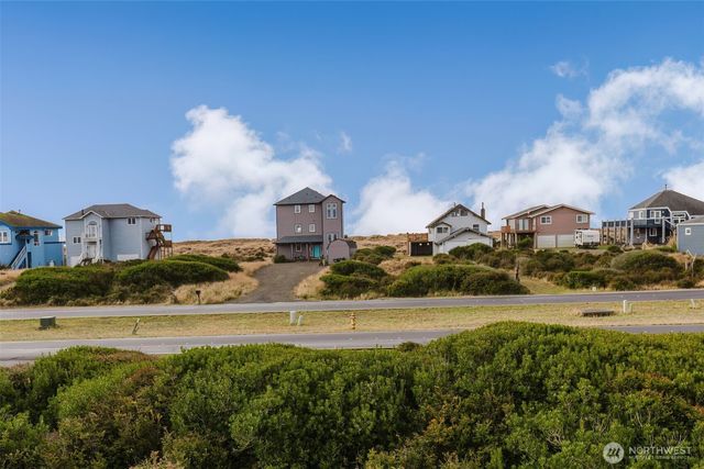 1272 Cutlass Court, Ocean Shores, WA 98569