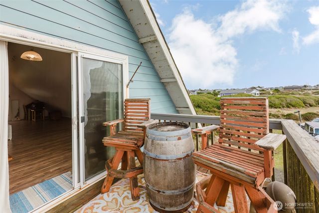 1272 Cutlass Court, Ocean Shores, WA 98569