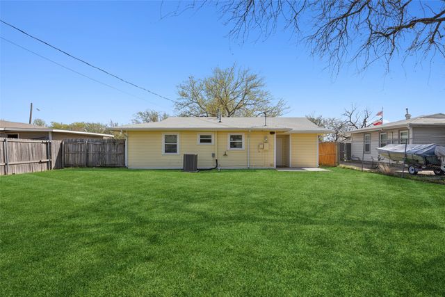 7107 Oak Park Drive, Richland Hills, TX 76118