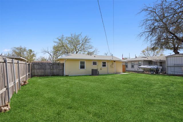 7107 Oak Park Drive, Richland Hills, TX 76118