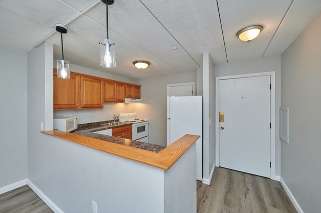 1011 Main Street 12, Woburn, MA 01801