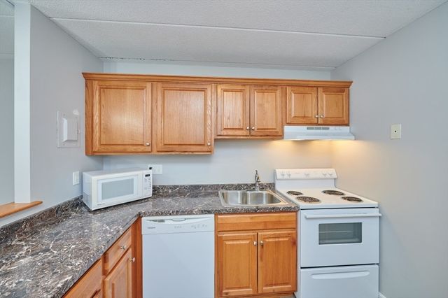 1011 Main Street 12, Woburn, MA 01801
