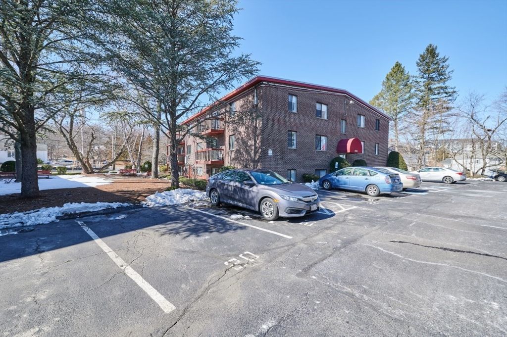 1011 Main Street 12, Woburn, MA 01801