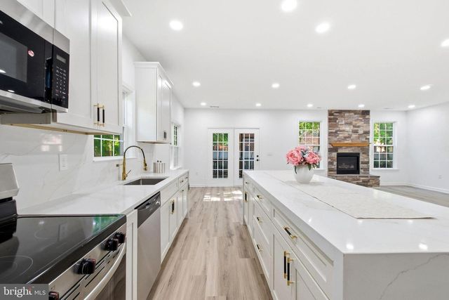 5010 ROSEMONT AVE, Alexandria, VA 22309