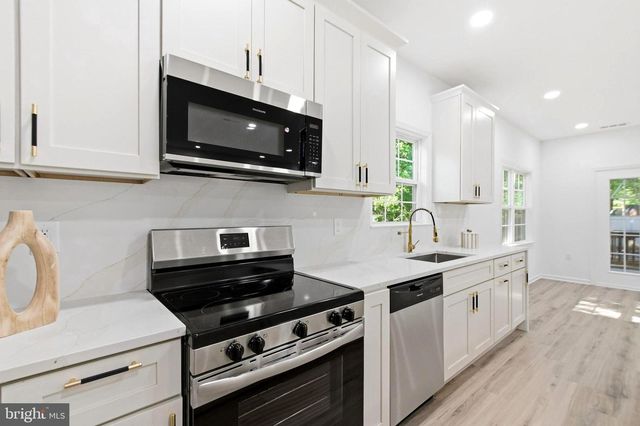 5010 ROSEMONT AVE, Alexandria, VA 22309