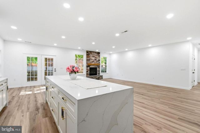 5010 ROSEMONT AVE, Alexandria, VA 22309