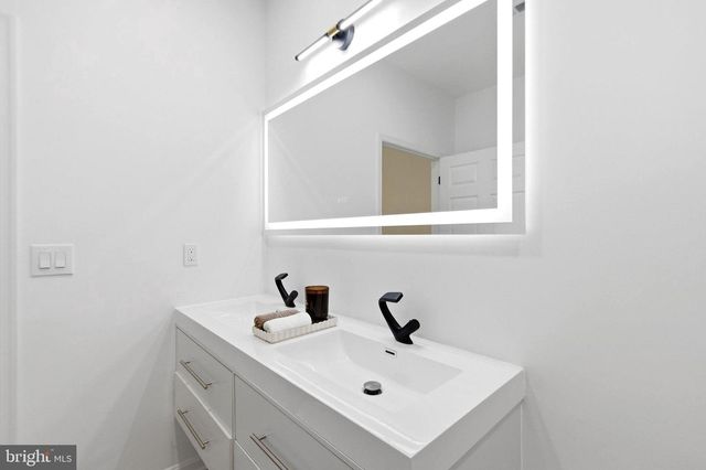 5010 ROSEMONT AVE, Alexandria, VA 22309
