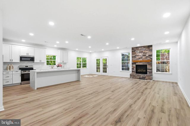 5010 ROSEMONT AVE, Alexandria, VA 22309
