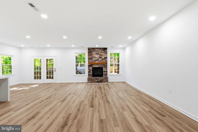 5010 ROSEMONT AVE, Alexandria, VA 22309