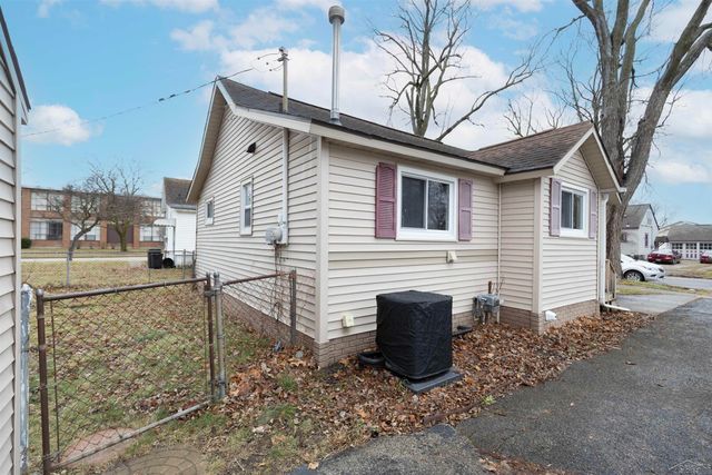 703 Main Street, Essexville, MI 48732