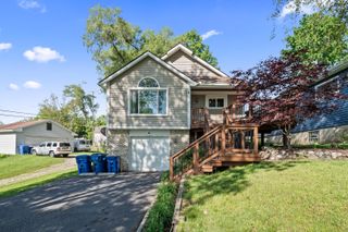 1008 Beachland Boulevard, Waterford Twp, MI 48328