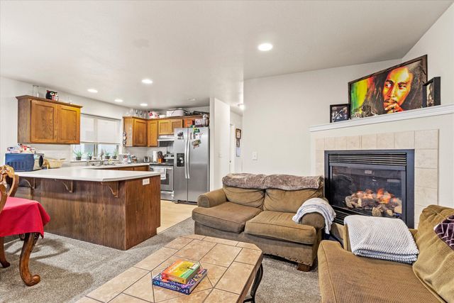 1297 Clearsprings Drive, Medford, OR 97501