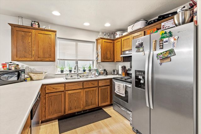 1297 Clearsprings Drive, Medford, OR 97501