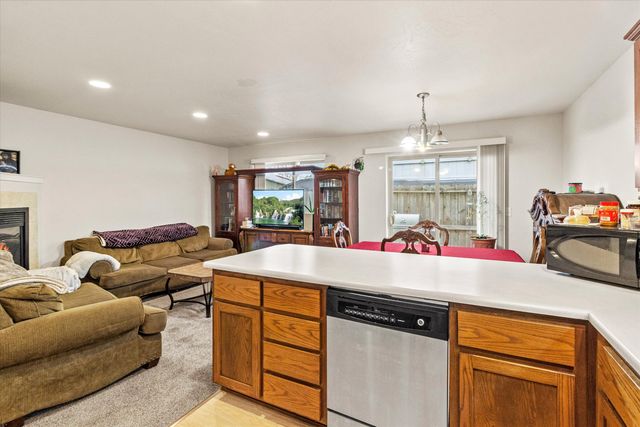 1297 Clearsprings Drive, Medford, OR 97501