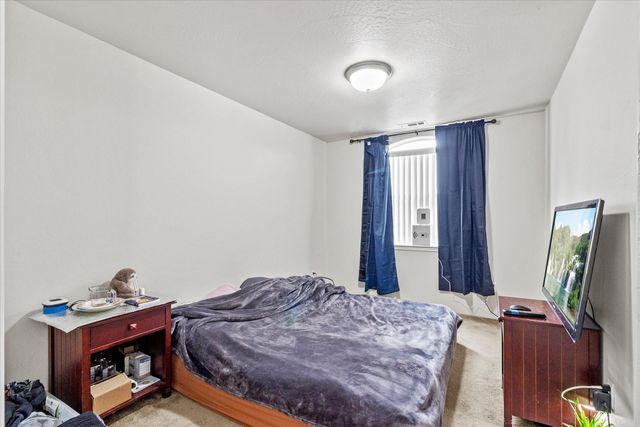 1297 Clearsprings Drive, Medford, OR 97501