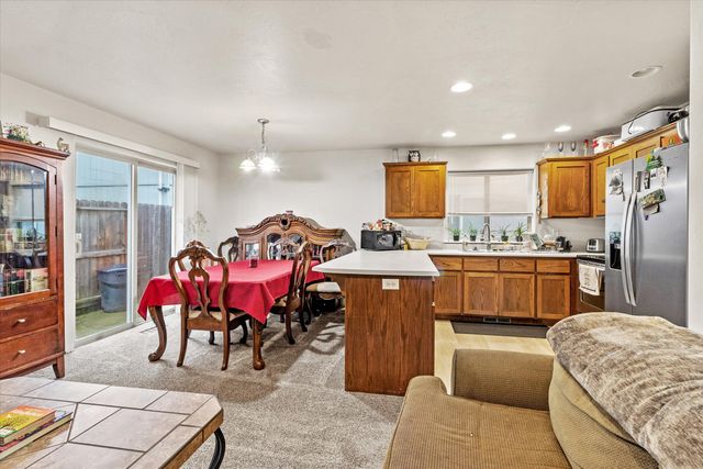 1297 Clearsprings Drive, Medford, OR 97501